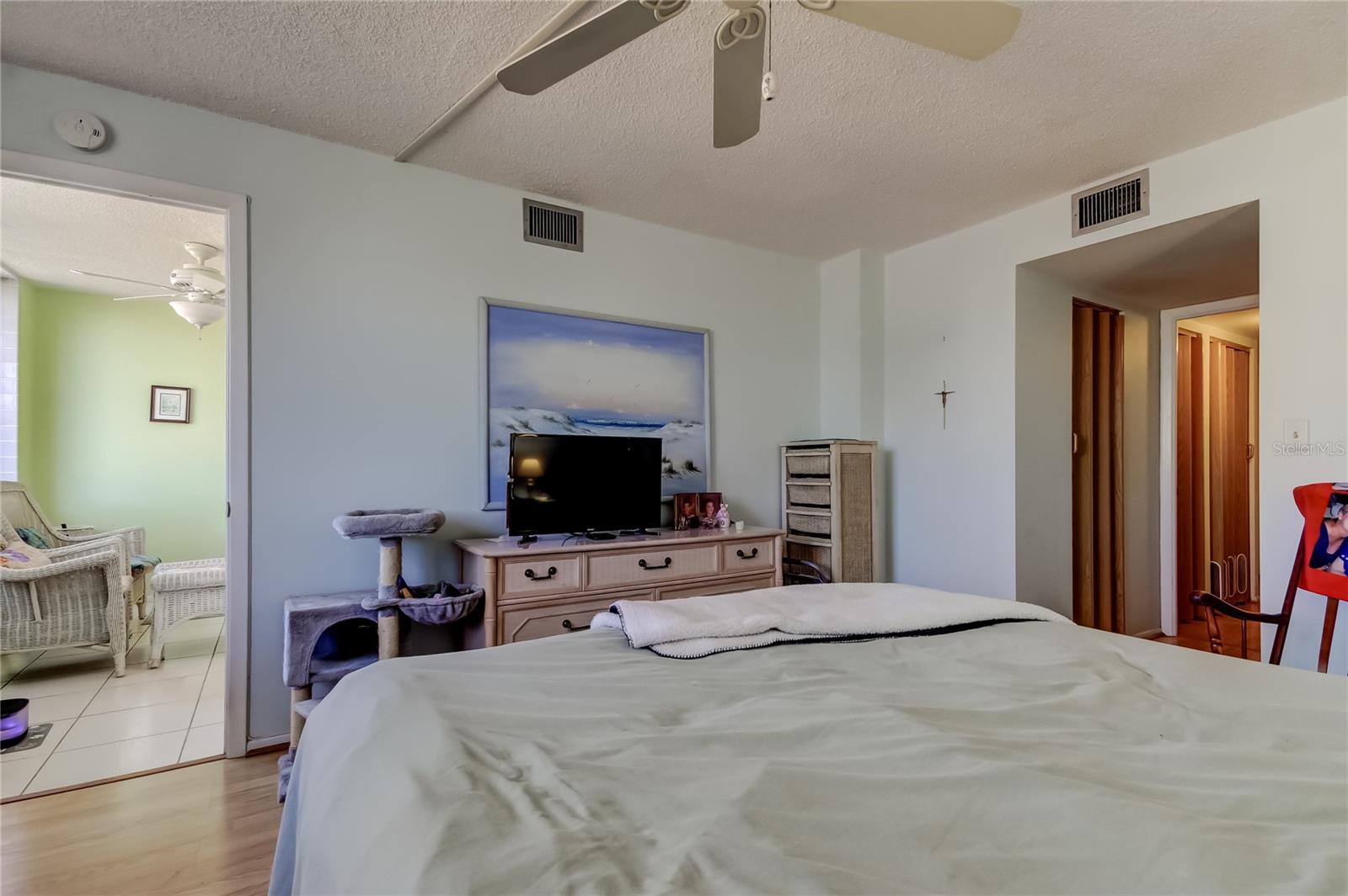 Image 20 of 36 For 4710 Bay Street Ne 204