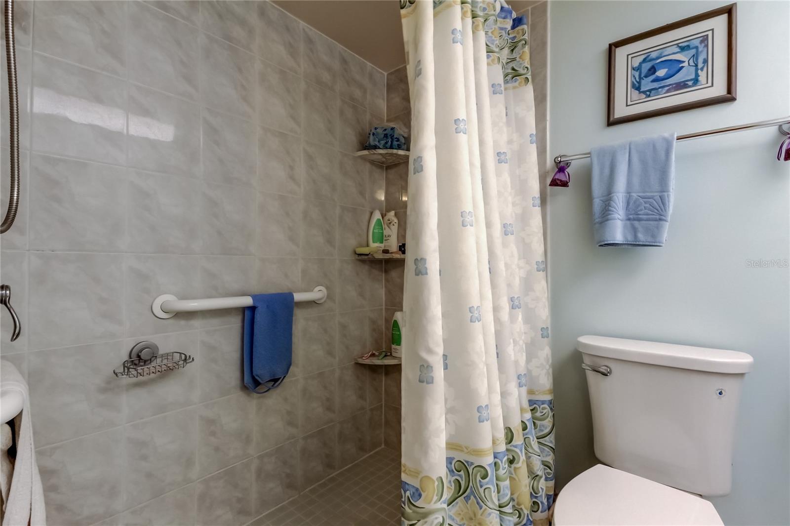 Image 25 of 36 For 4710 Bay Street Ne 204