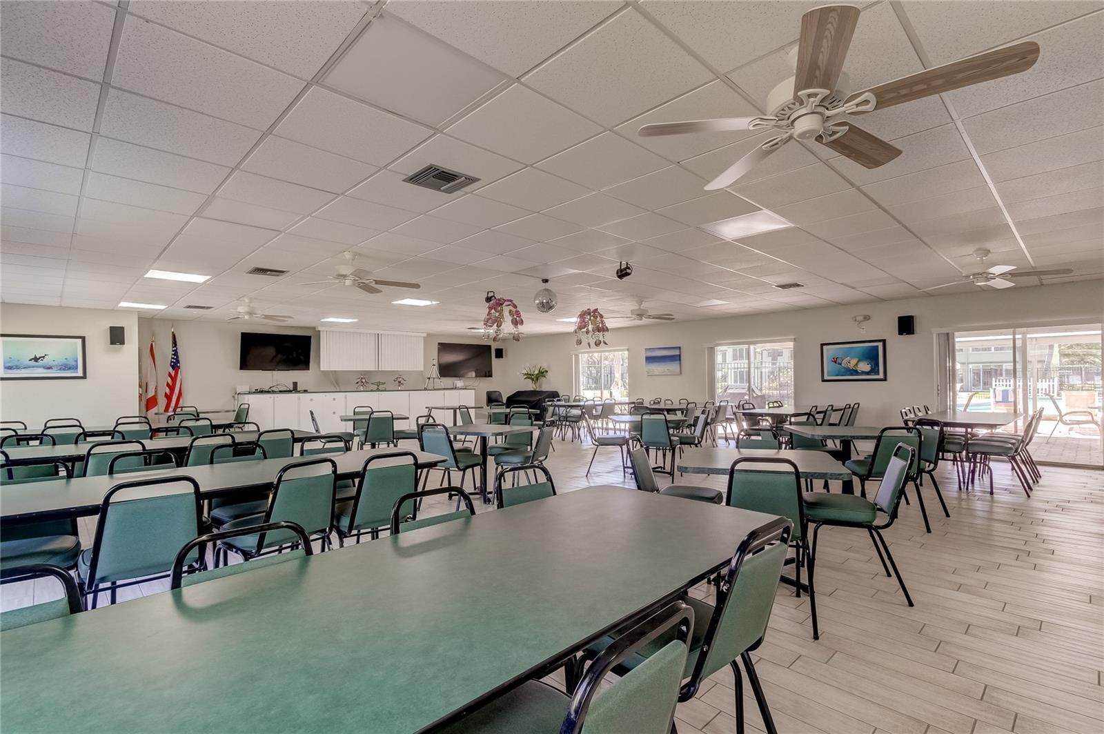 Image 34 of 36 For 4710 Bay Street Ne 204