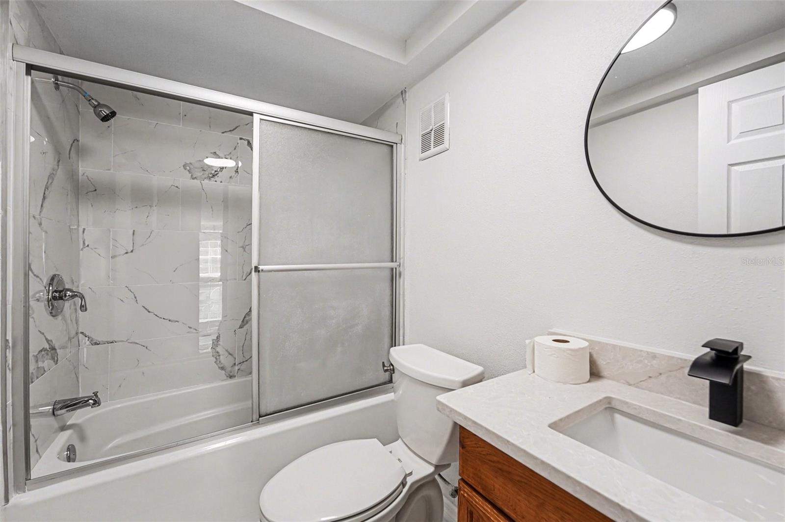 Image 12 of 15 For 1290 Amberlea Drive E