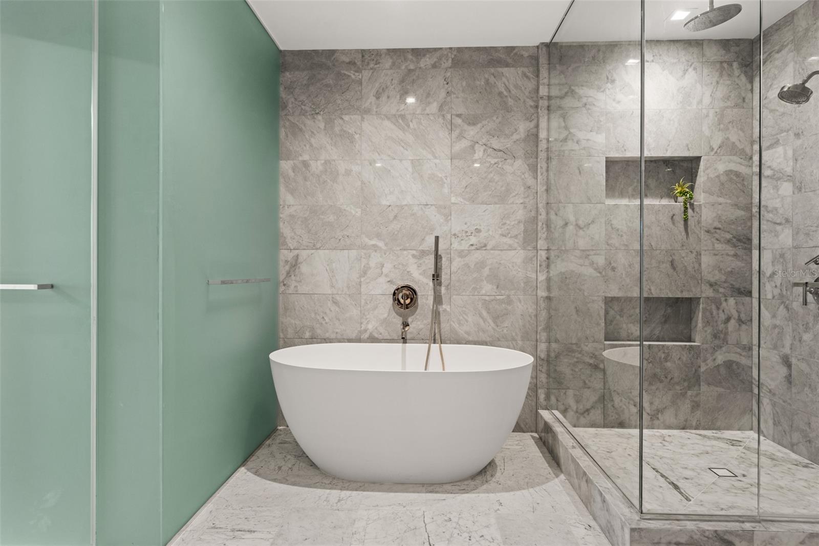 Image 18 of 95 For 3015 Ysabella Avenue 1803