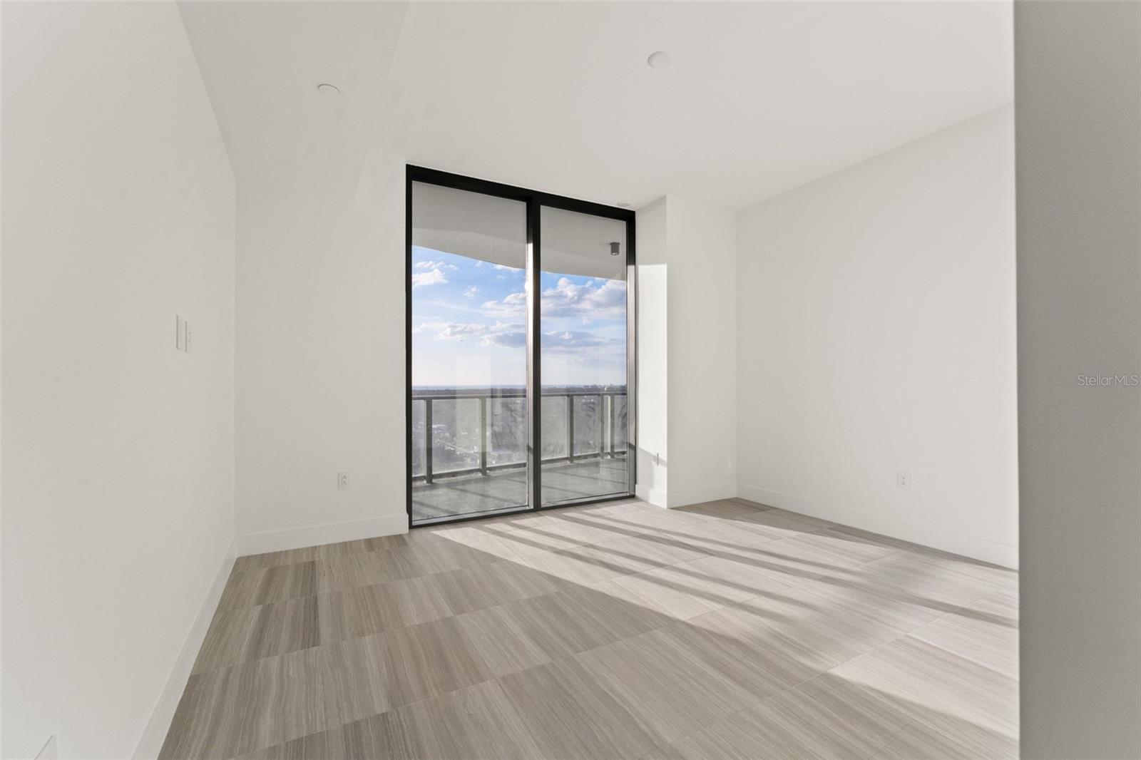 Image 30 of 95 For 3015 Ysabella Avenue 1803