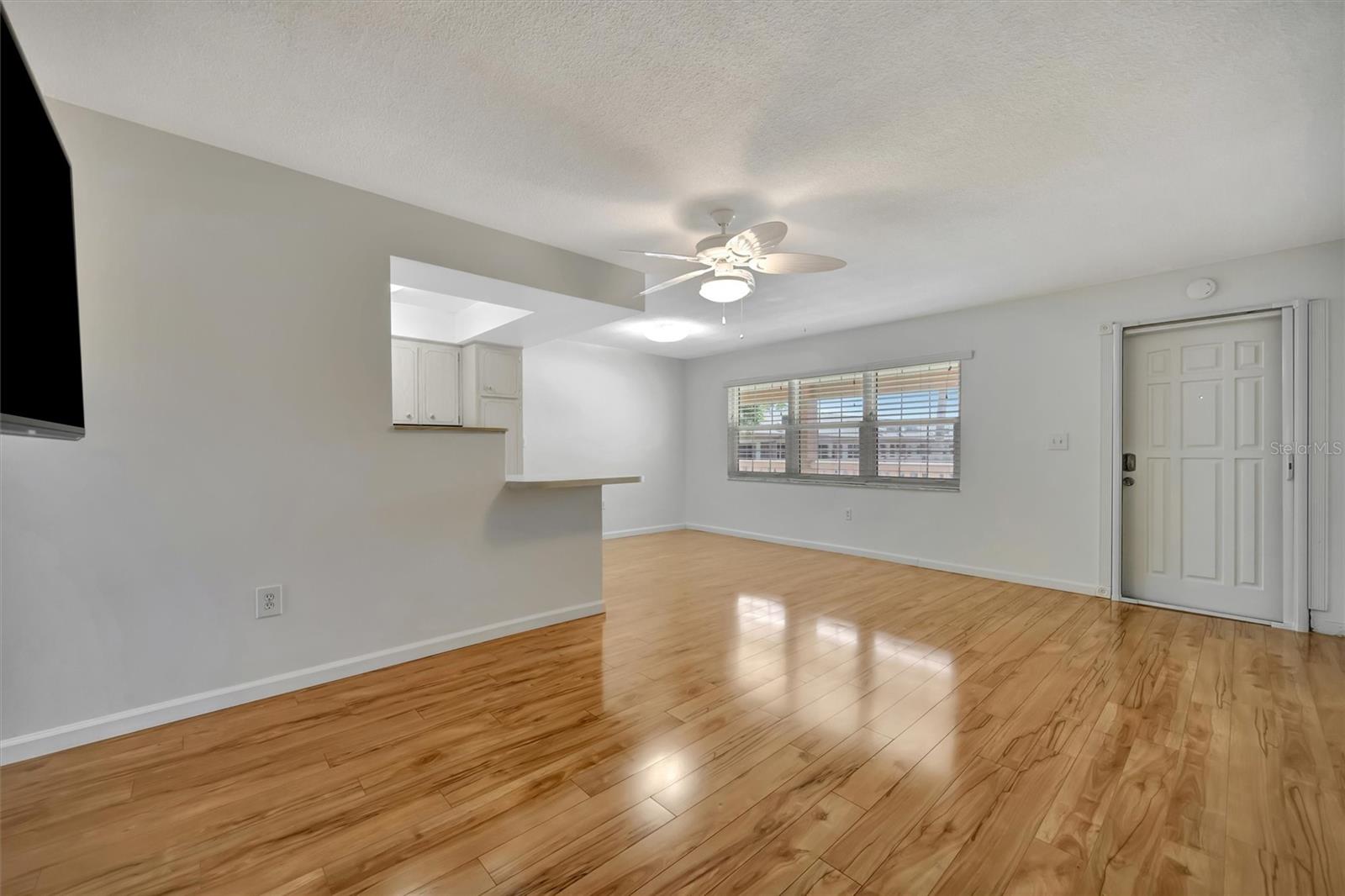 Image 14 of 35 For 650 Pinellas Point Drive S #205