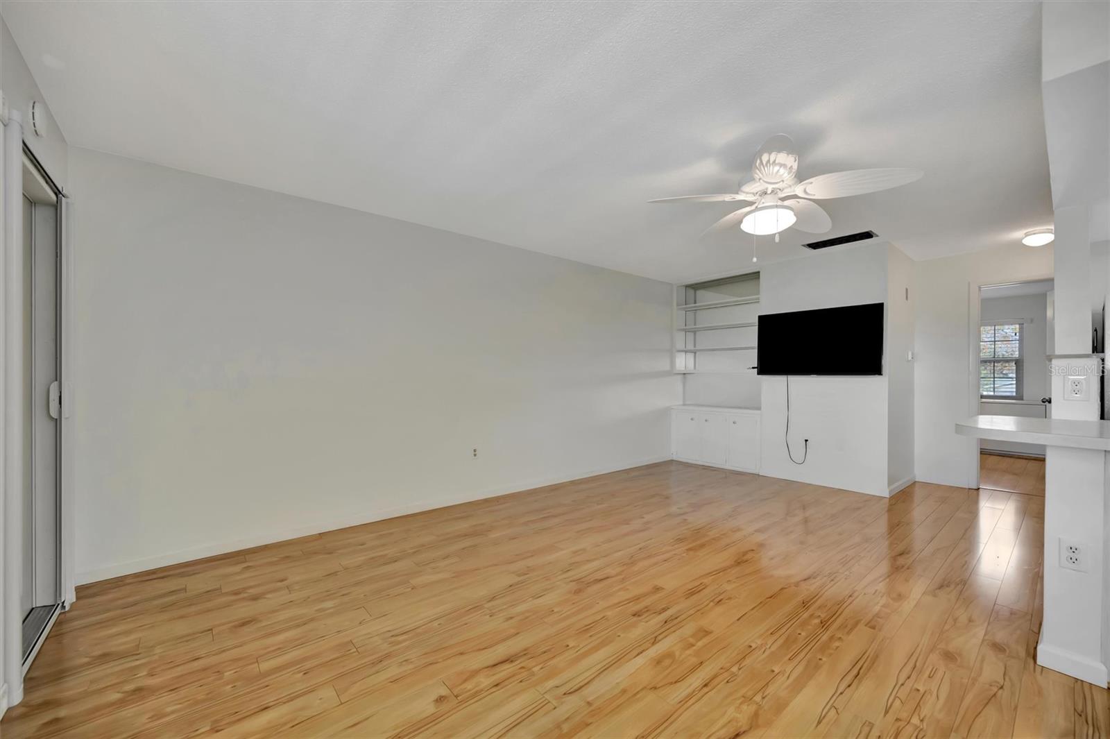 Image 20 of 35 For 650 Pinellas Point Drive S #205