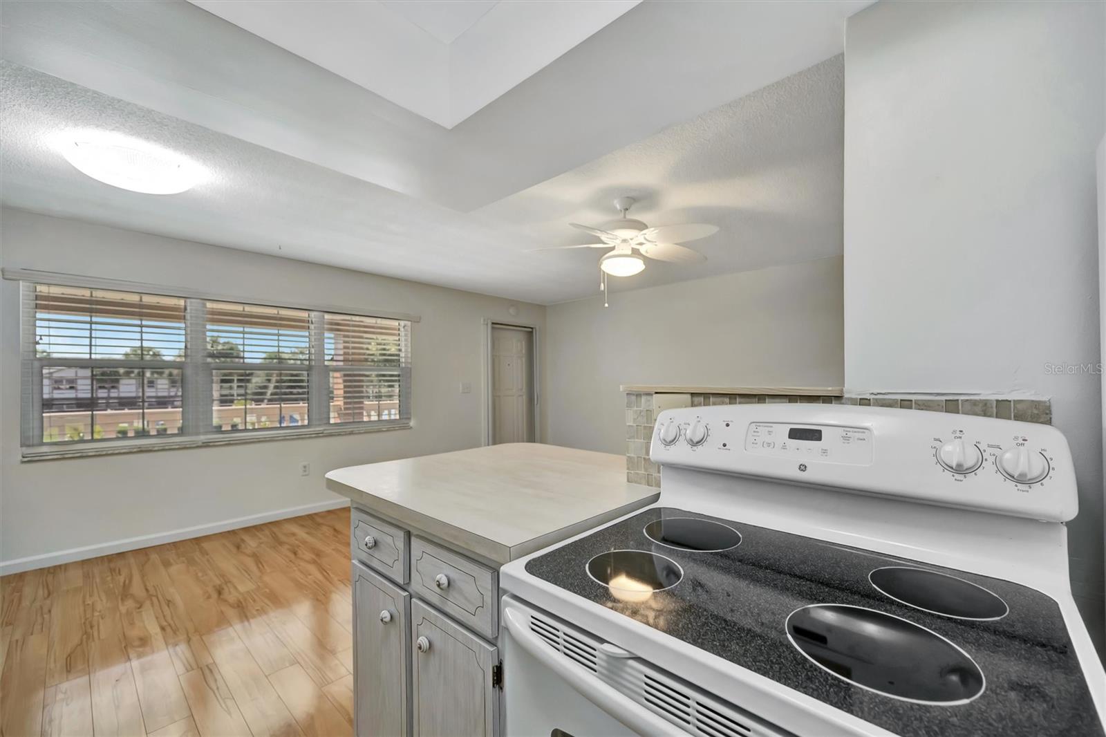 Image 23 of 35 For 650 Pinellas Point Drive S #205