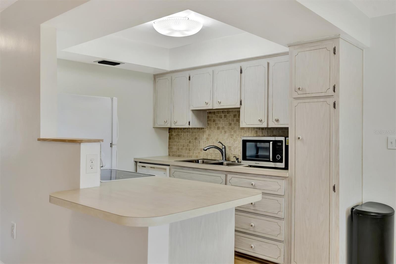 Image 3 of 35 For 650 Pinellas Point Drive S #205