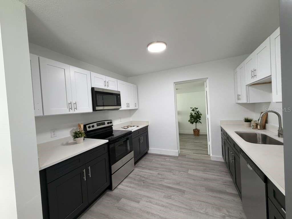 Image 6 of 27 For 4804 23rd Avenue S