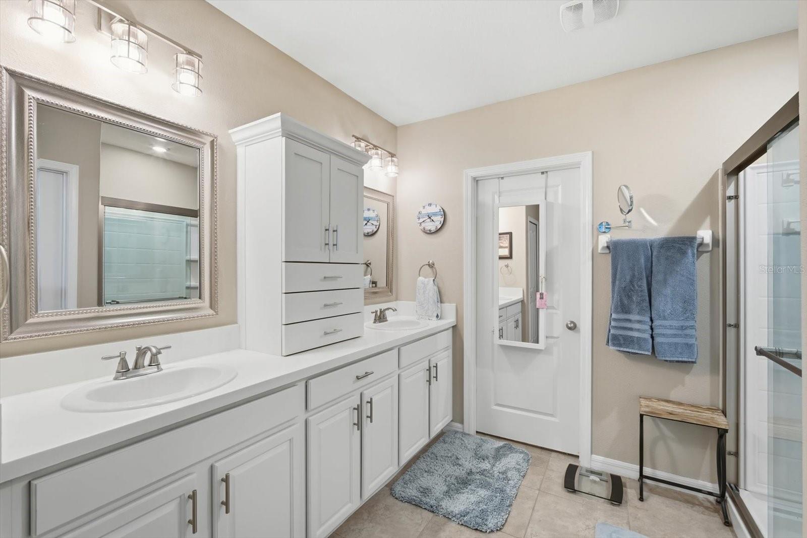 Image 18 of 40 For 11201 Leland Groves Drive