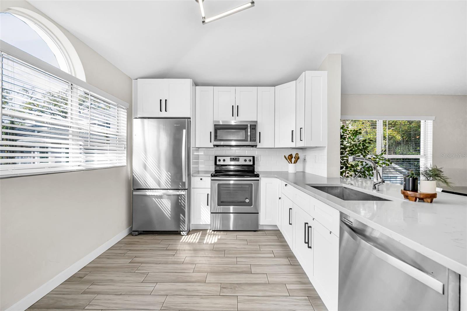 Image 10 of 29 For 4811 Bayshore Boulevard 203