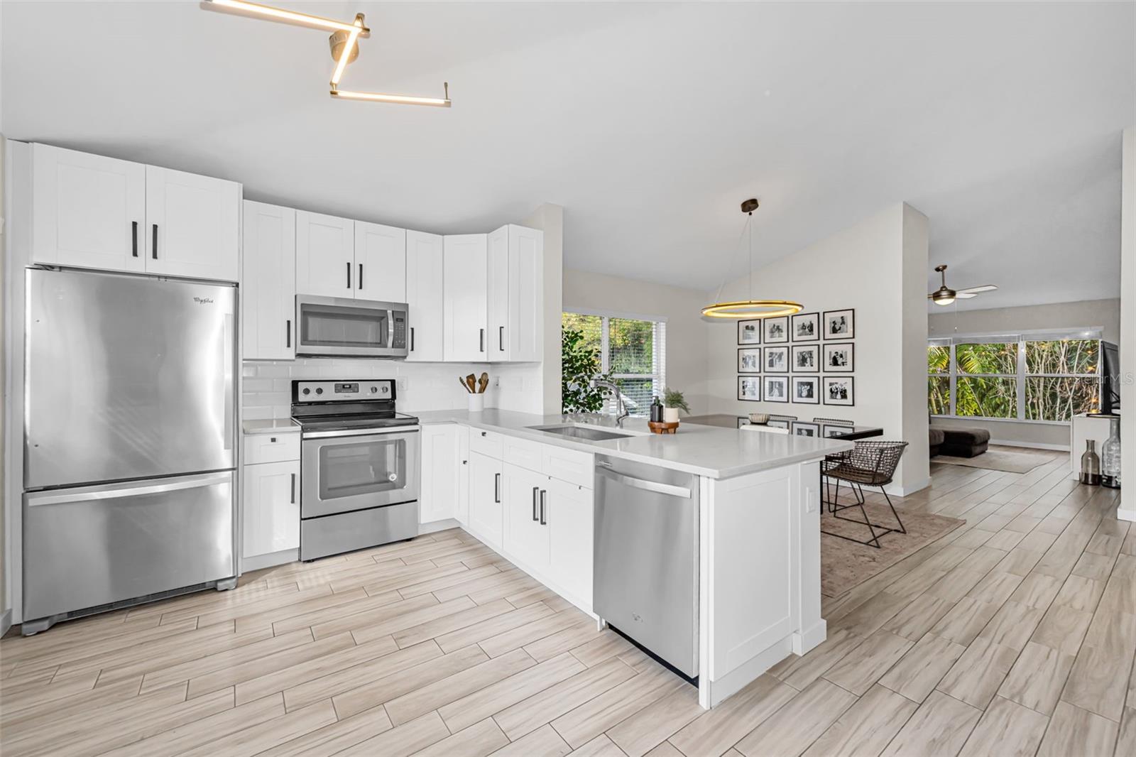 Image 11 of 29 For 4811 Bayshore Boulevard 203