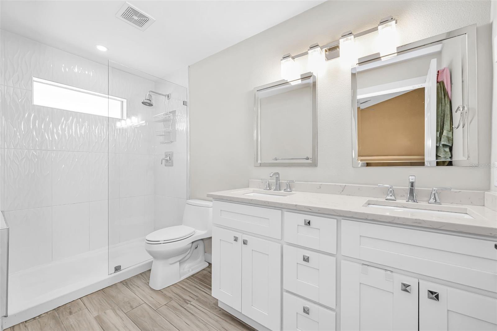 Image 15 of 29 For 4811 Bayshore Boulevard 203