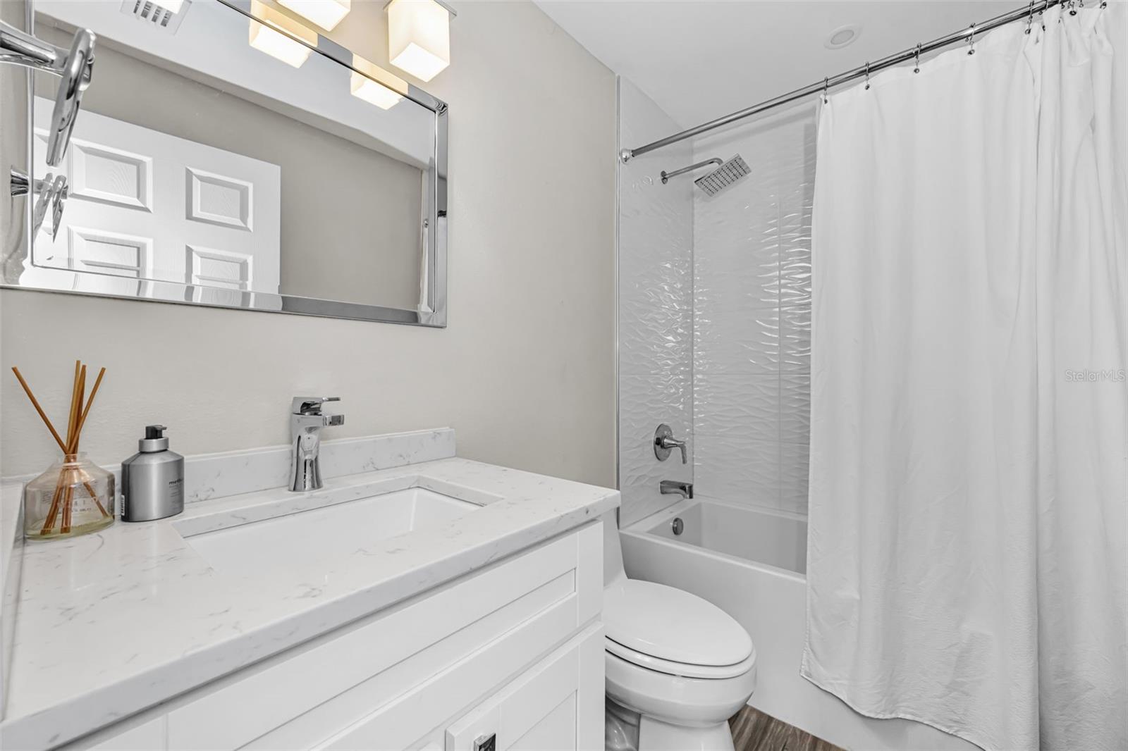 Image 21 of 29 For 4811 Bayshore Boulevard 203