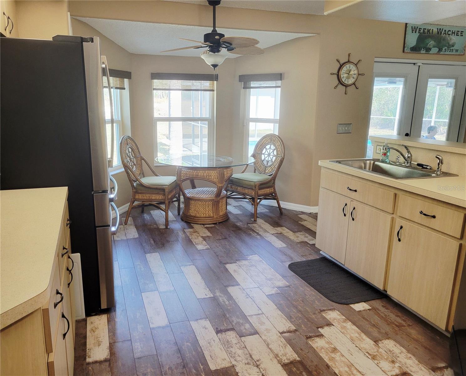 Listing photo id 25 for 9153 Michigan Avenue