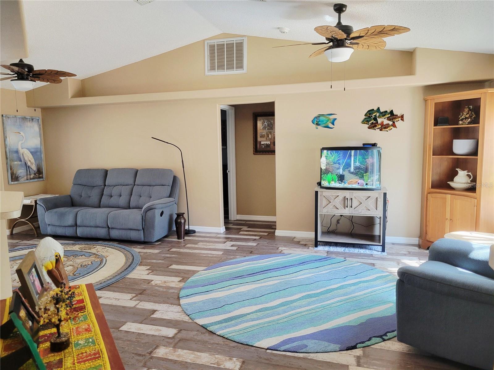 Listing photo id 34 for 9153 Michigan Avenue