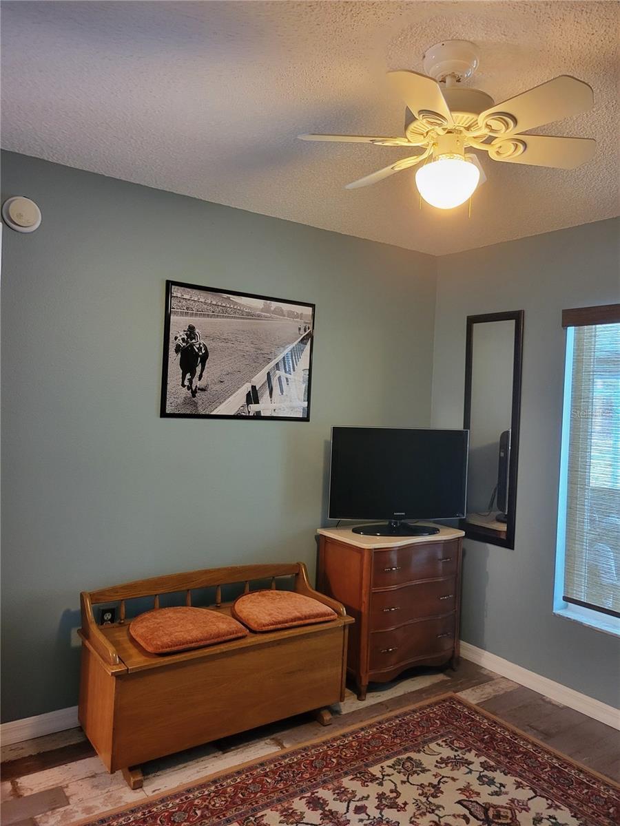 Listing photo id 36 for 9153 Michigan Avenue