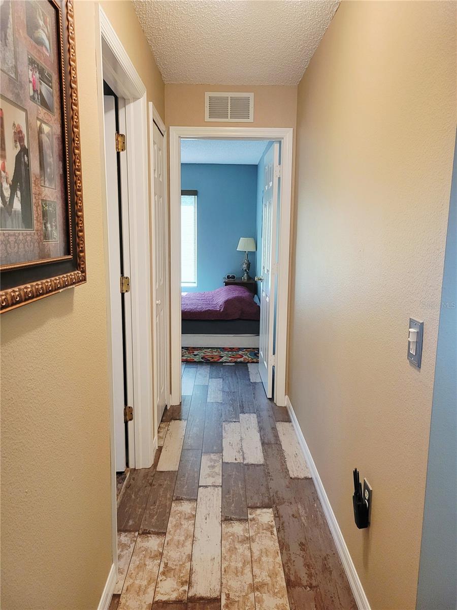 Listing photo id 43 for 9153 Michigan Avenue