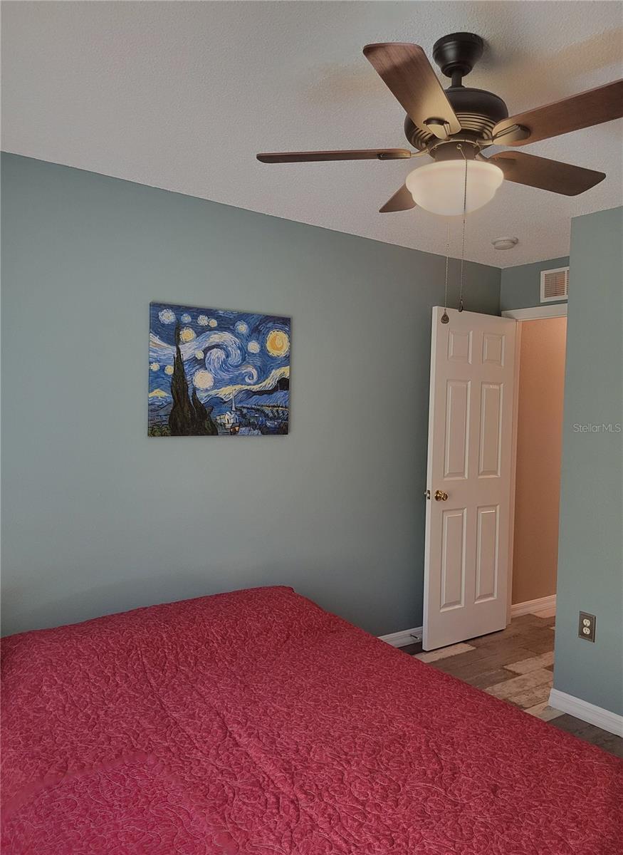 Listing photo id 45 for 9153 Michigan Avenue