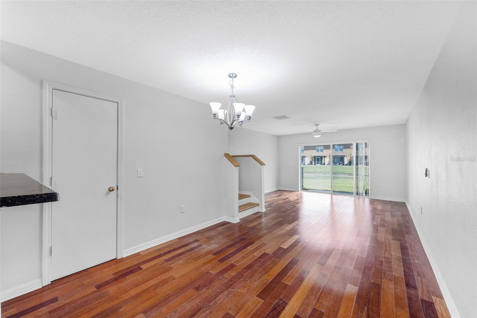 Image 16 of 38 For 6928 Hawthorne Trace Lane