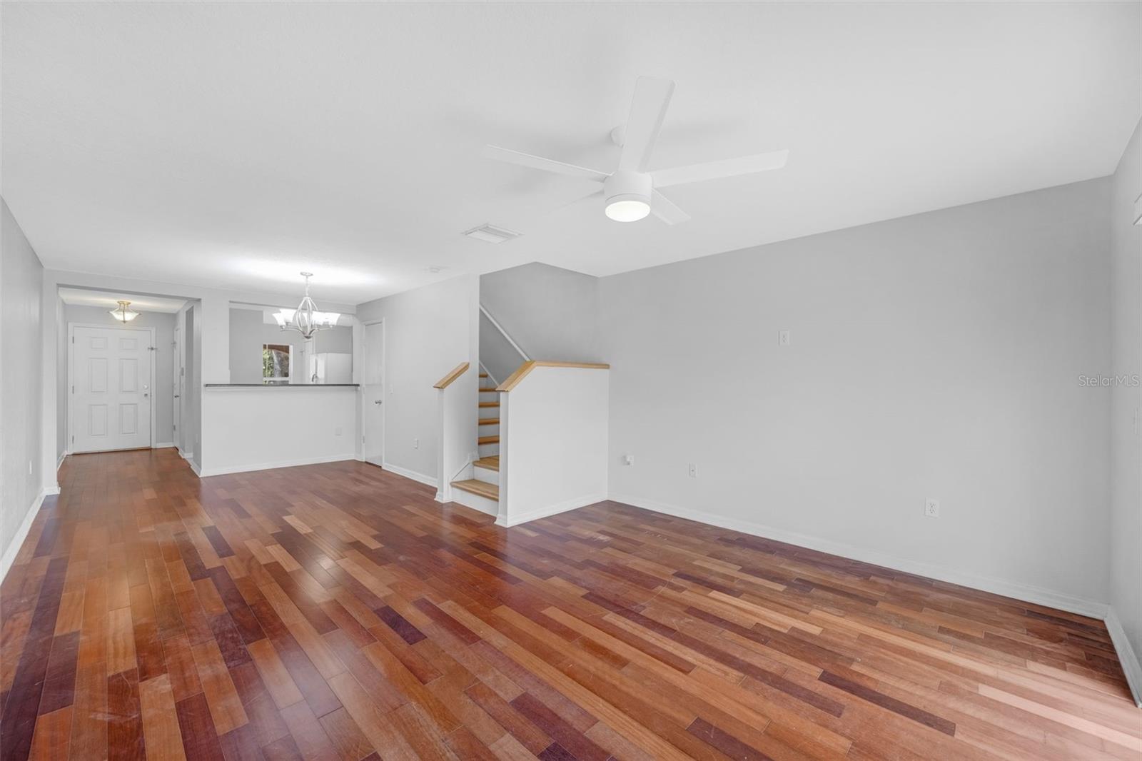 Image 18 of 38 For 6928 Hawthorne Trace Lane