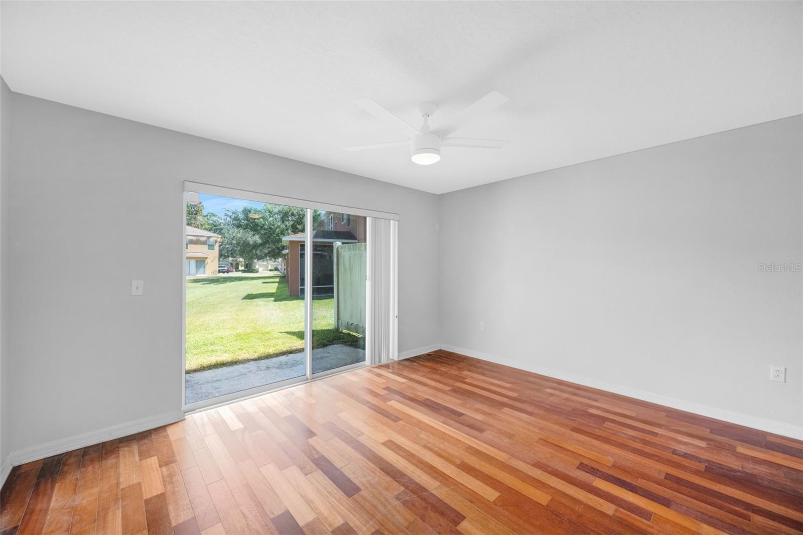 Image 19 of 38 For 6928 Hawthorne Trace Lane