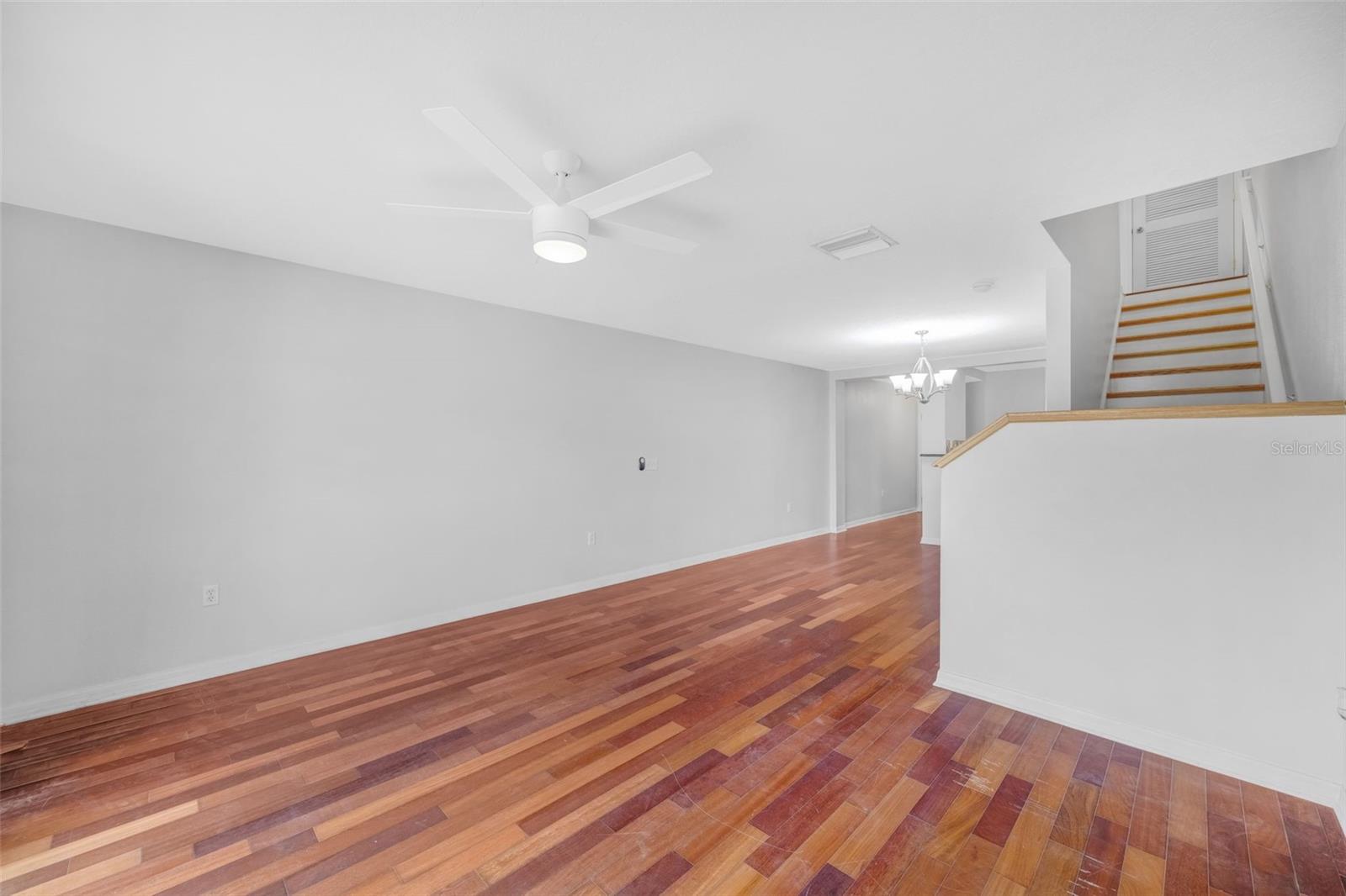 Image 20 of 38 For 6928 Hawthorne Trace Lane