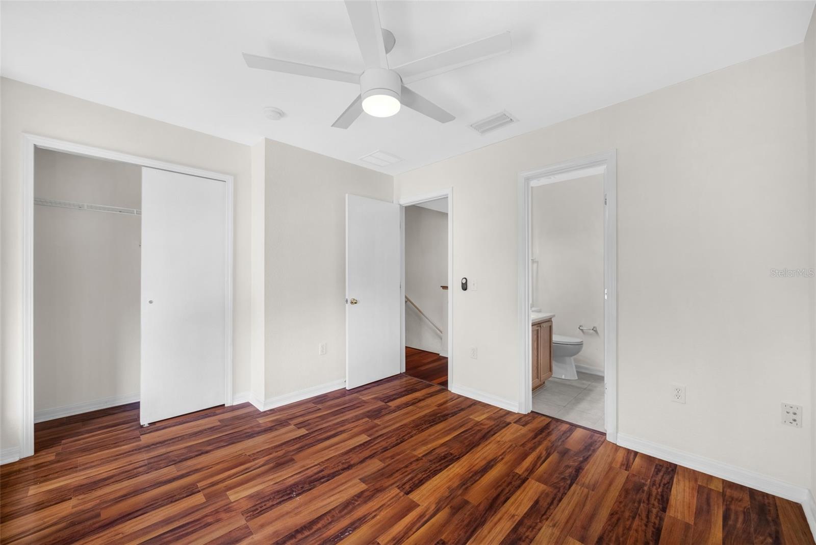 Image 27 of 38 For 6928 Hawthorne Trace Lane