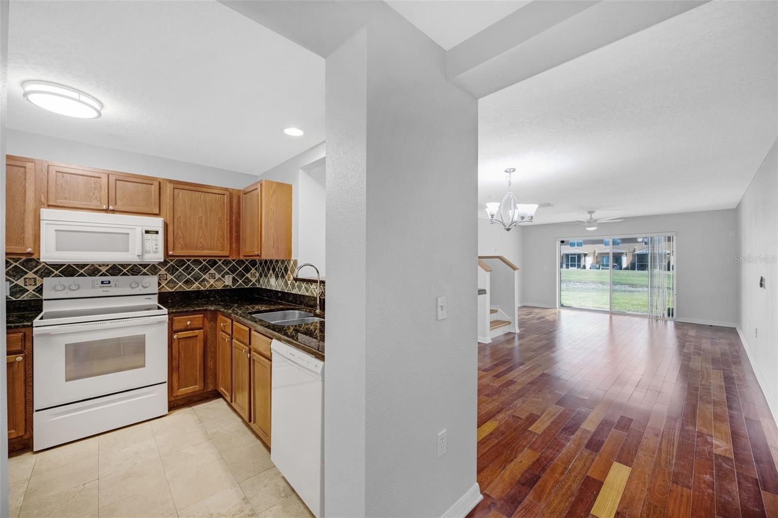 Image 6 of 38 For 6928 Hawthorne Trace Lane