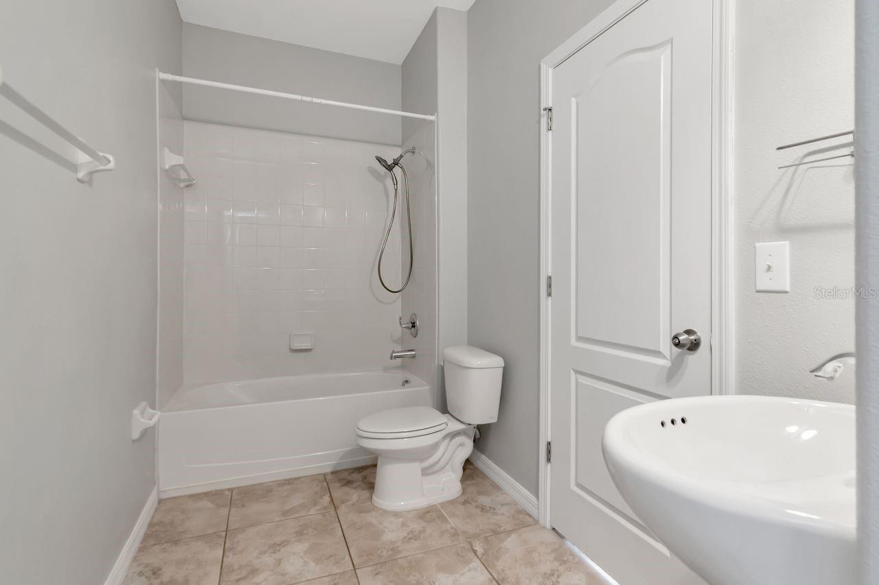 Listing photo id 15 for 13939 Felix Will Road