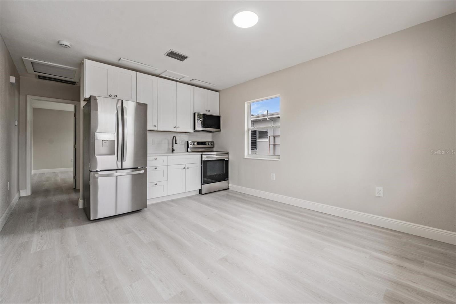 Image 10 of 36 For 14040 Miramar Avenue