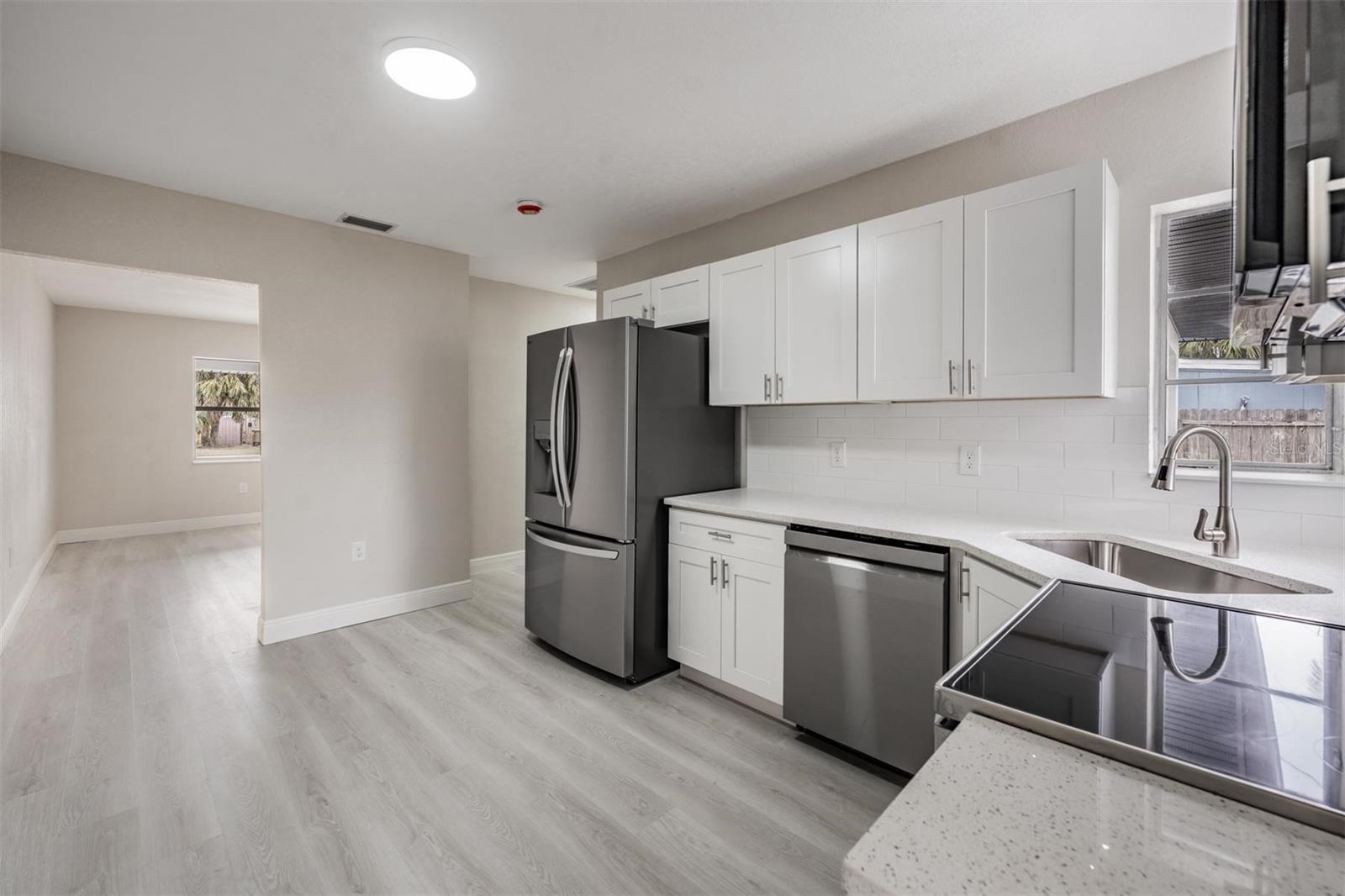 Image 11 of 36 For 14040 Miramar Avenue