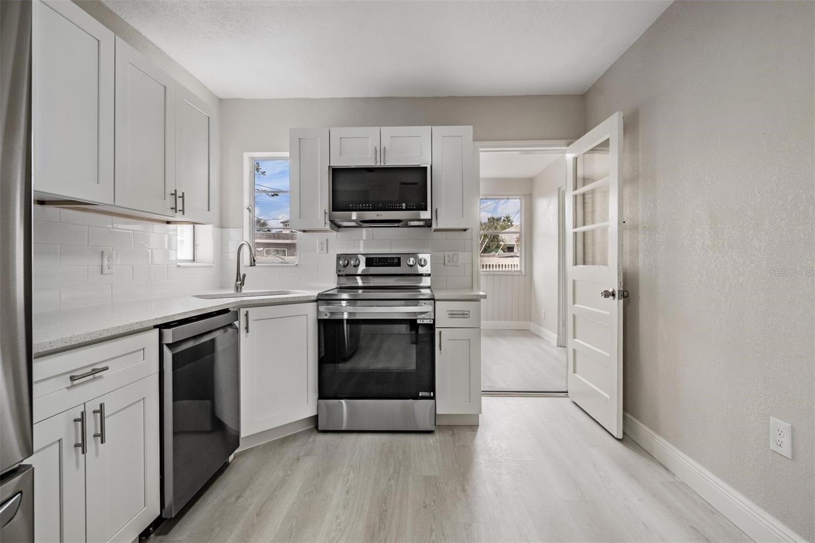 Image 12 of 36 For 14040 Miramar Avenue