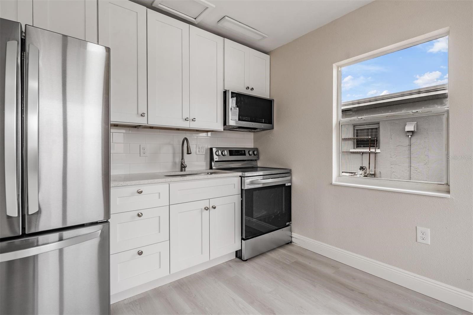 Image 16 of 36 For 14040 Miramar Avenue