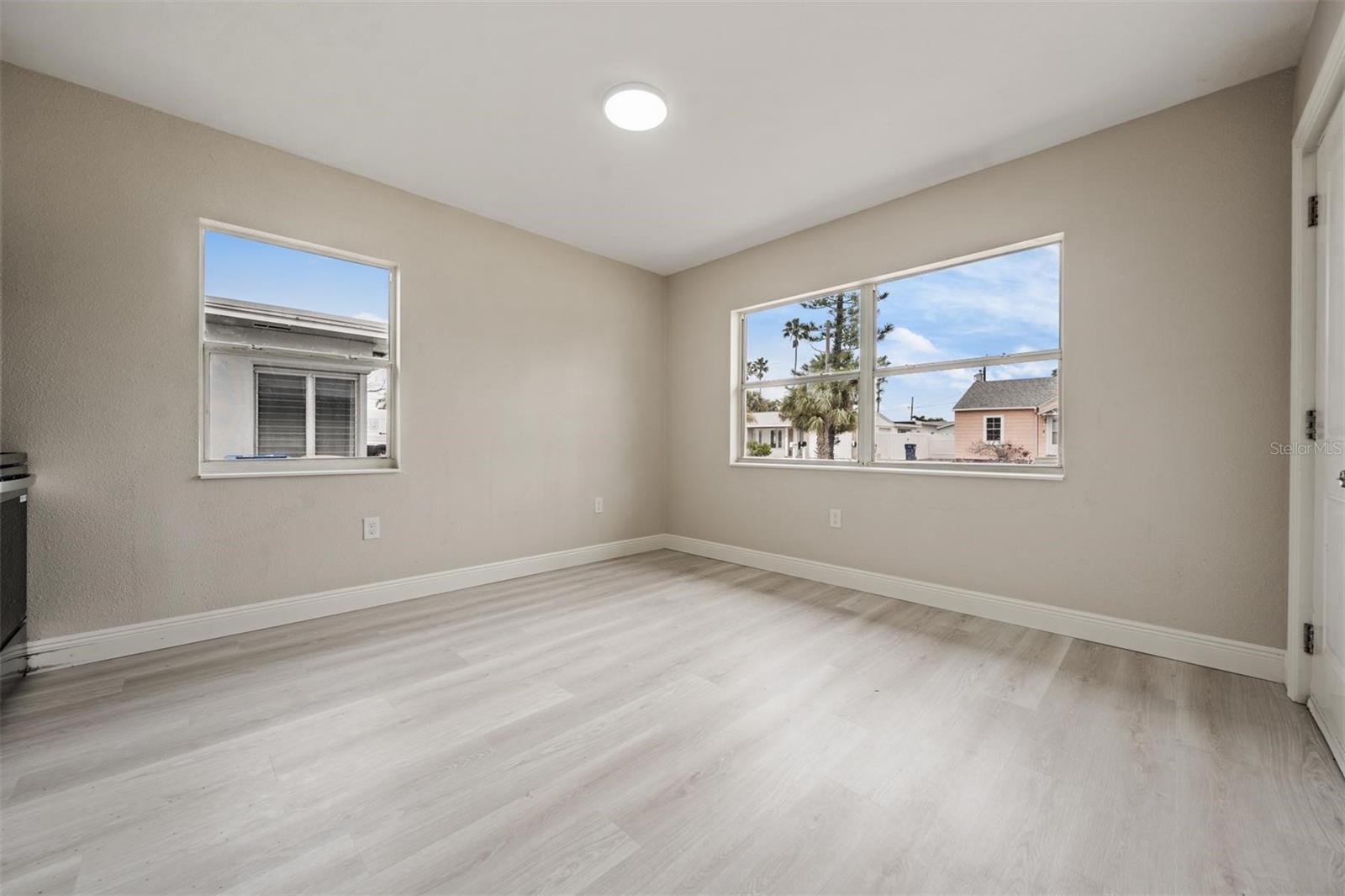 Image 21 of 36 For 14040 Miramar Avenue