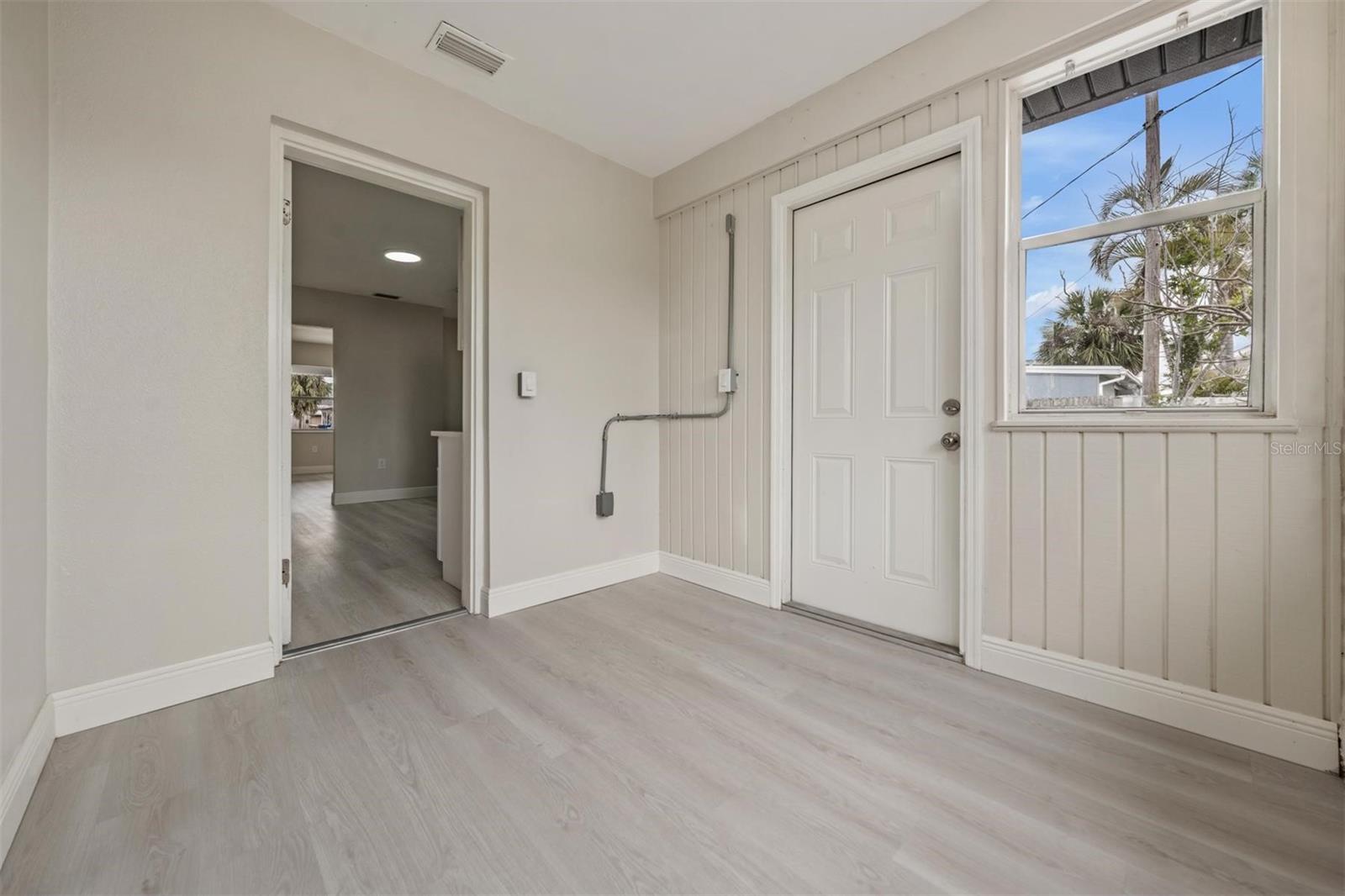 Image 22 of 36 For 14040 Miramar Avenue