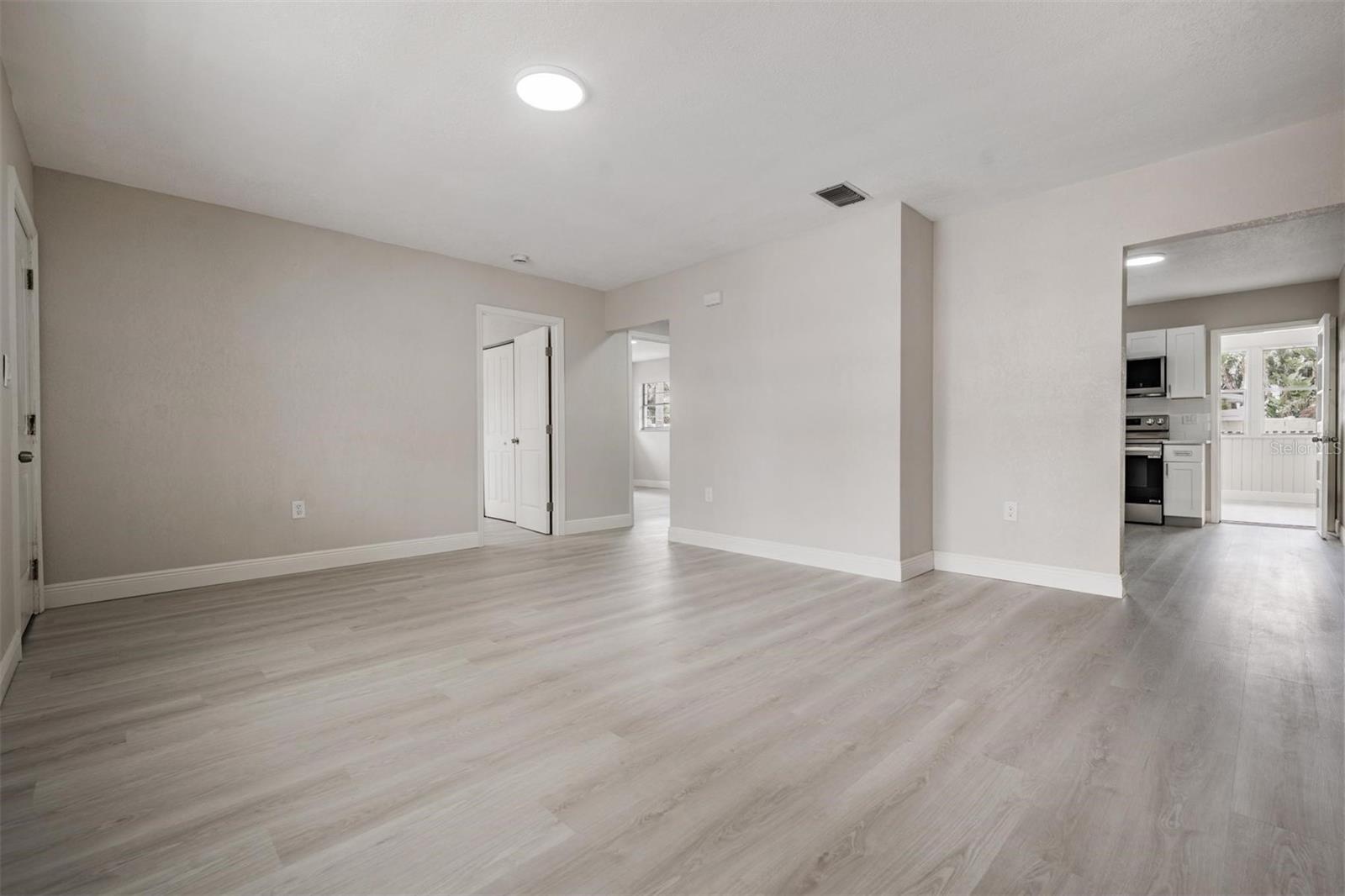 Image 26 of 36 For 14040 Miramar Avenue