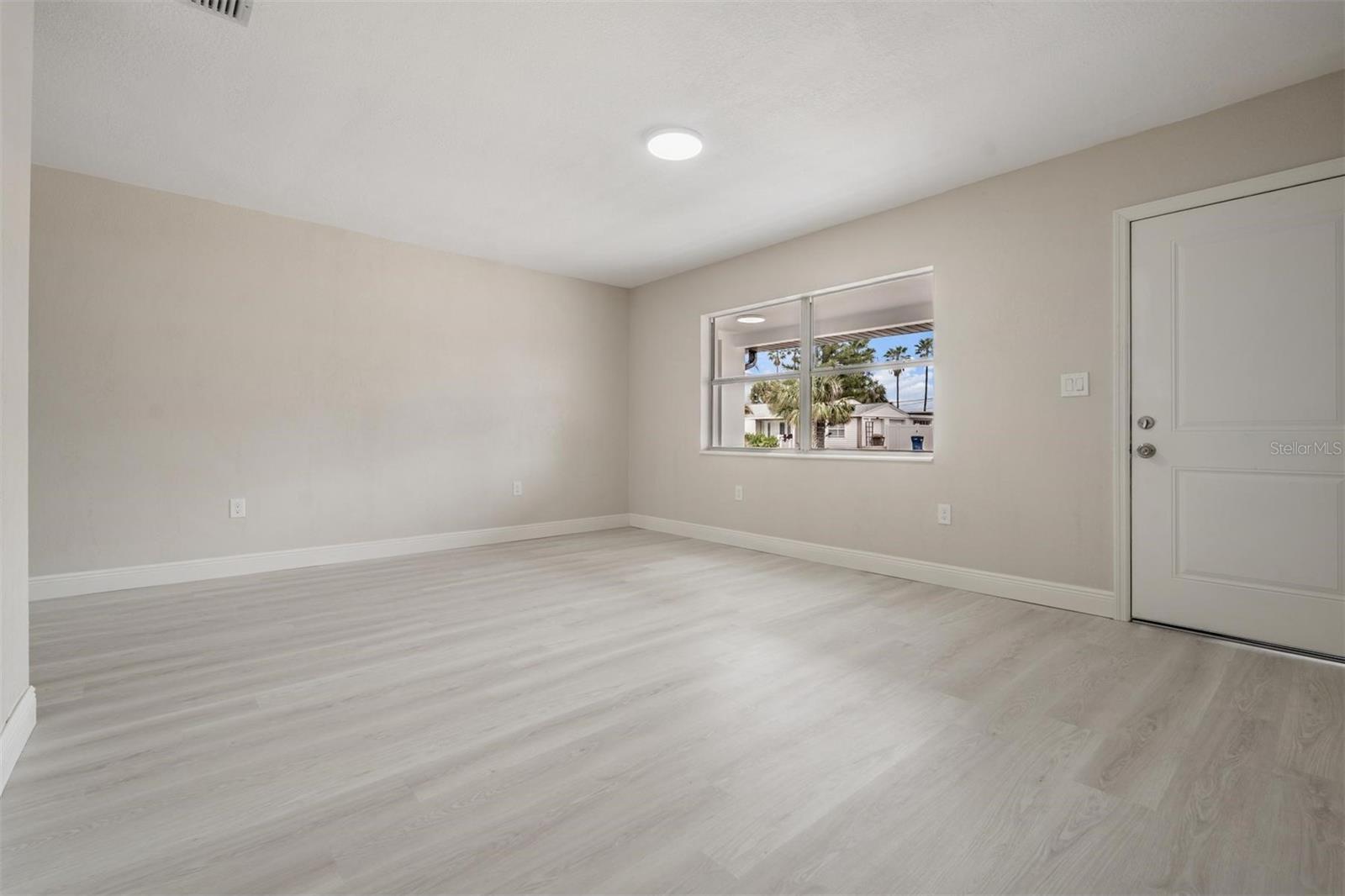 Image 27 of 36 For 14040 Miramar Avenue