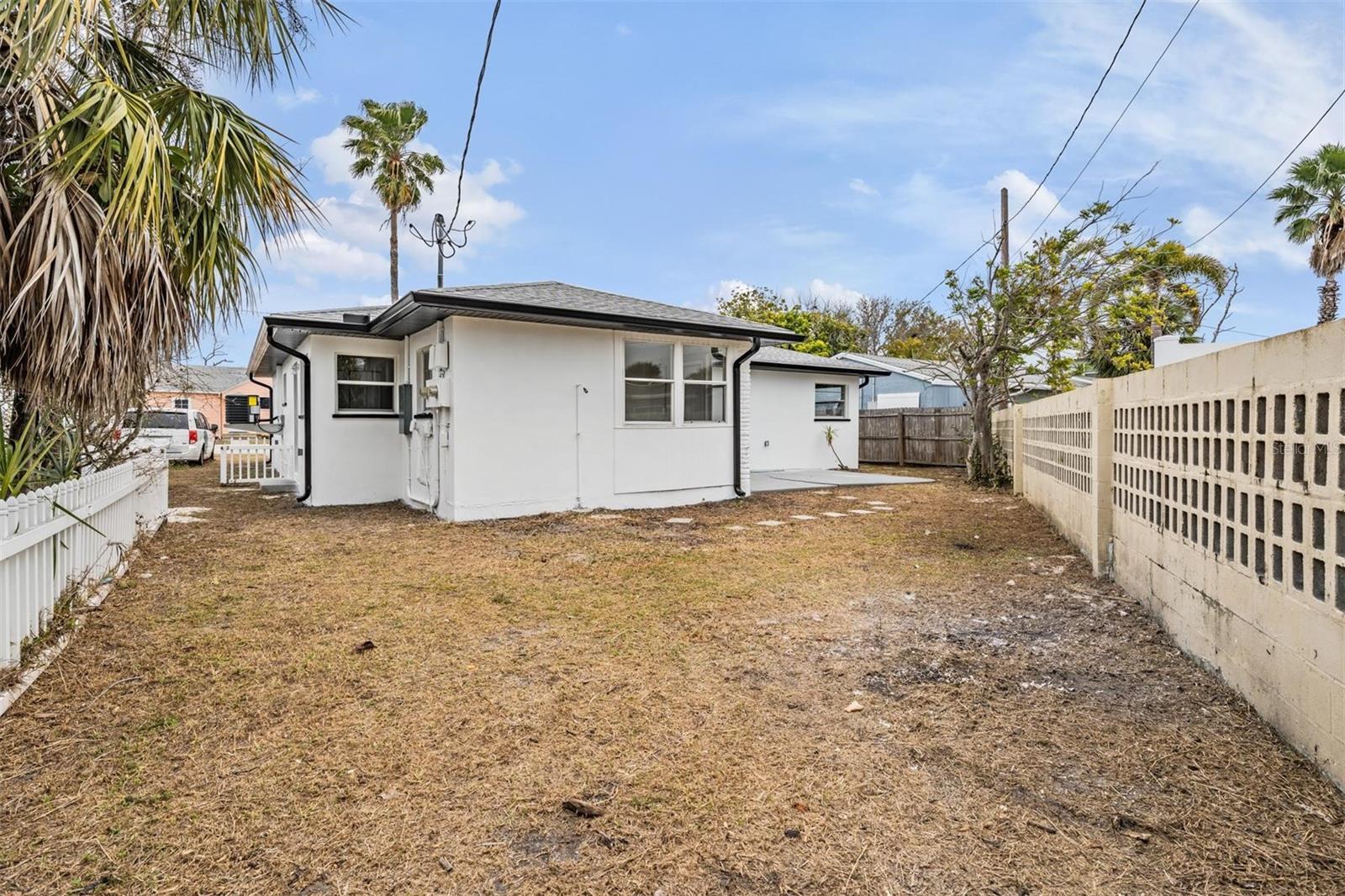 Image 35 of 36 For 14040 Miramar Avenue