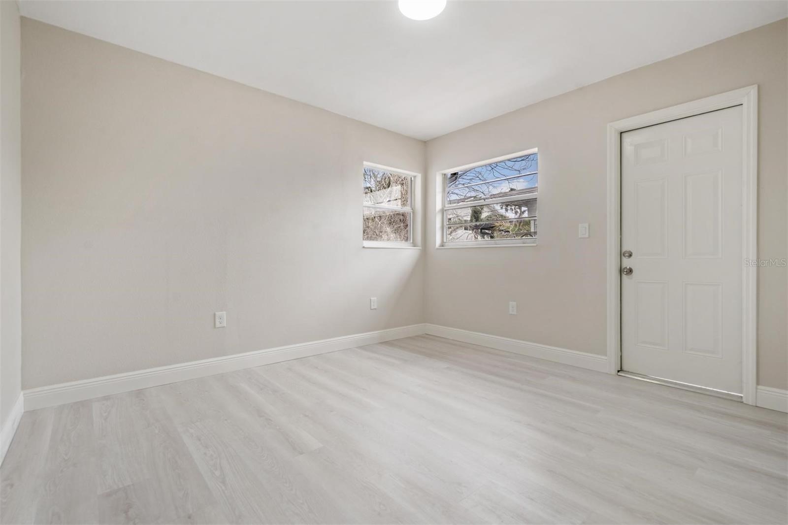 Image 7 of 36 For 14040 Miramar Avenue