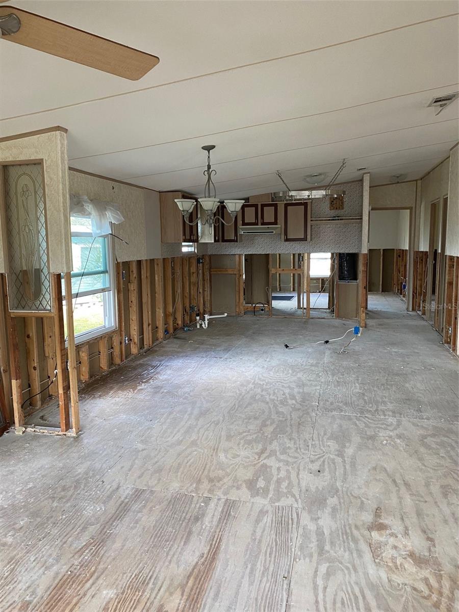 Image 11 of 21 For 71 Schooner Drive 71