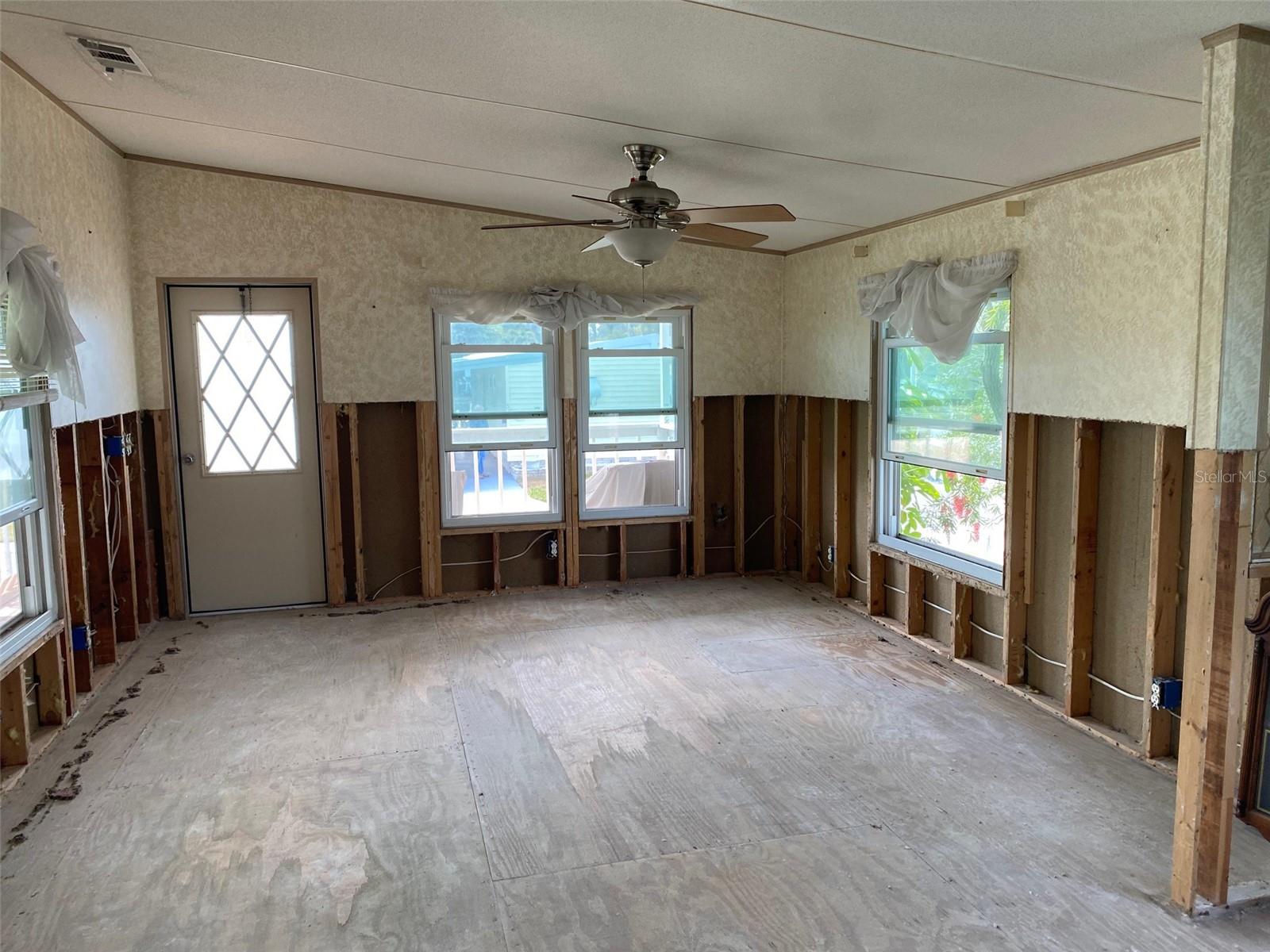 Image 13 of 21 For 71 Schooner Drive 71