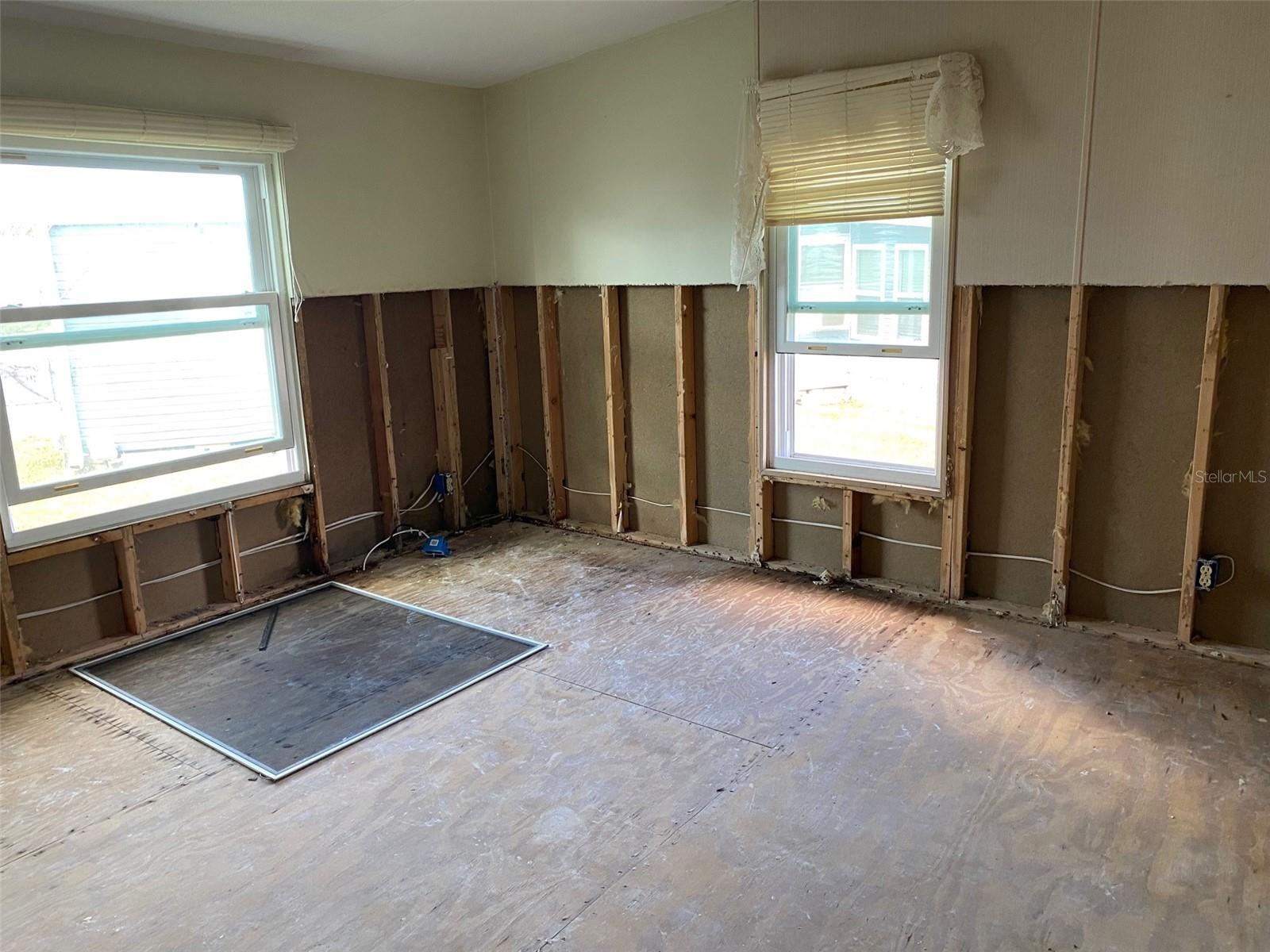 Image 15 of 21 For 71 Schooner Drive 71