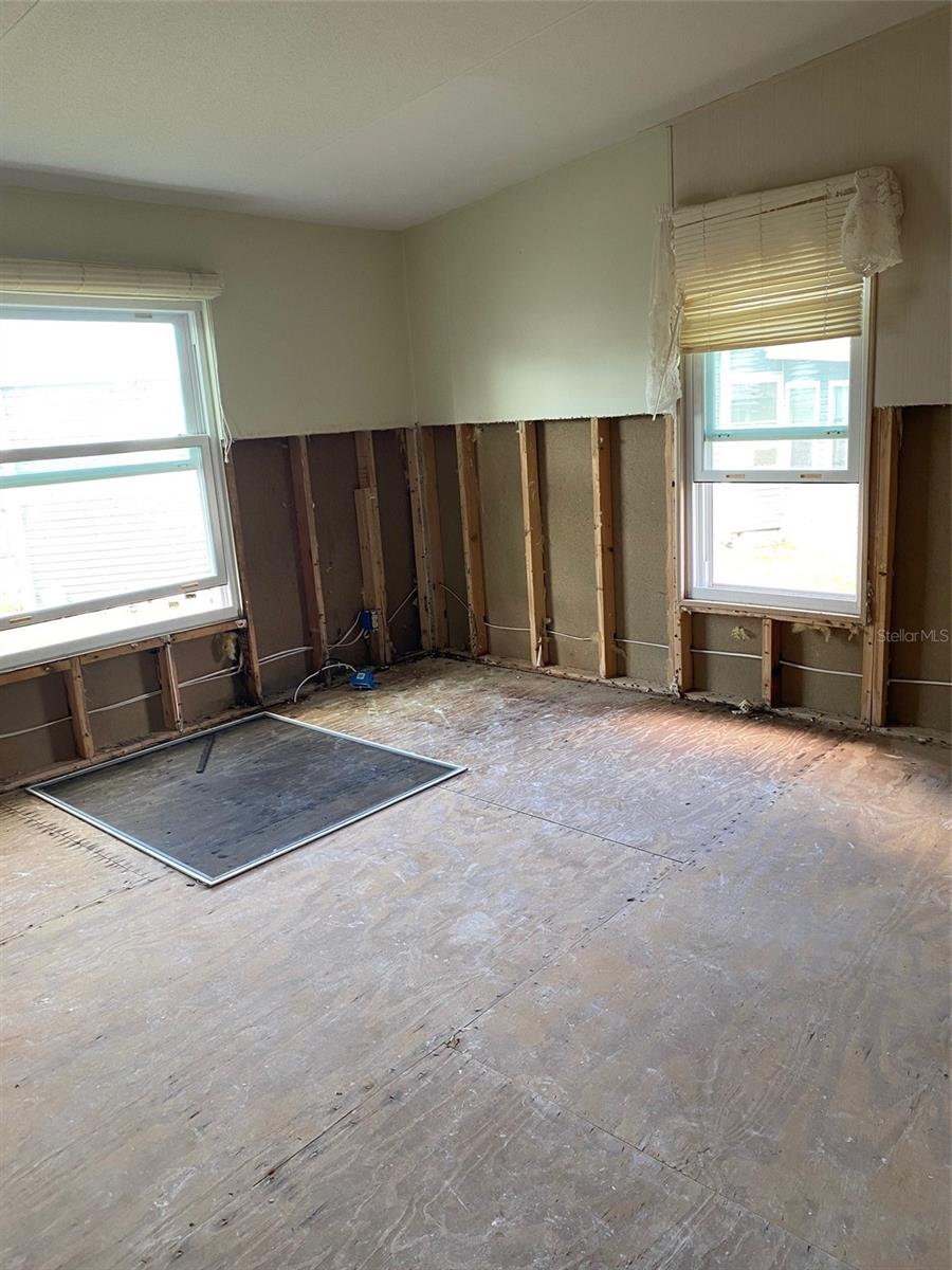 Image 16 of 21 For 71 Schooner Drive 71