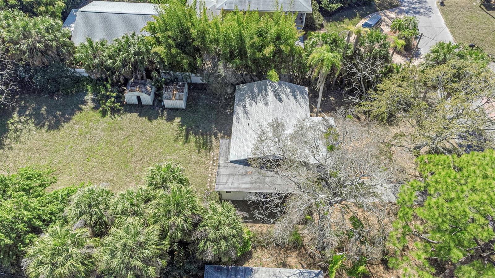 Image 35 of 45 For 1820 Sutherland Drive W