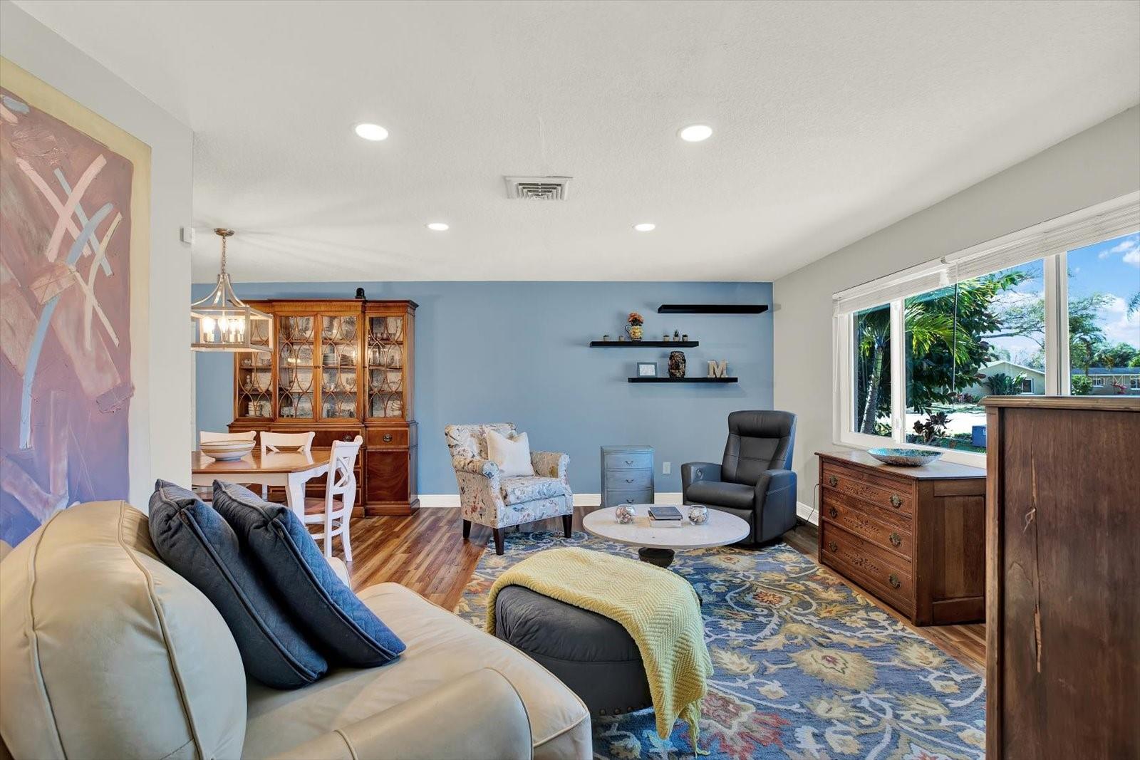 Image 4 of 40 For 8781 Leona Street