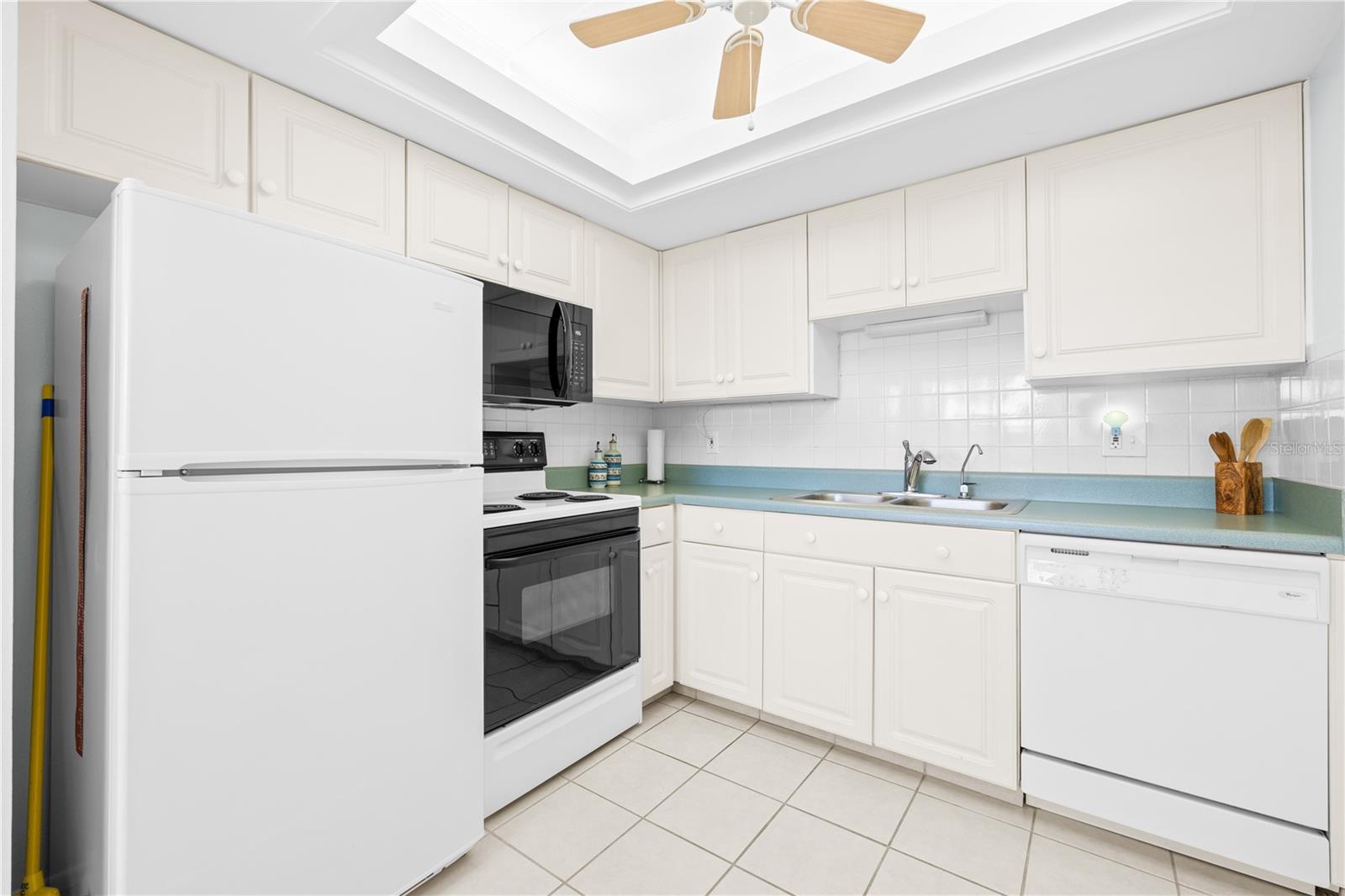 Image 10 of 32 For 11720 Park Boulevard 302