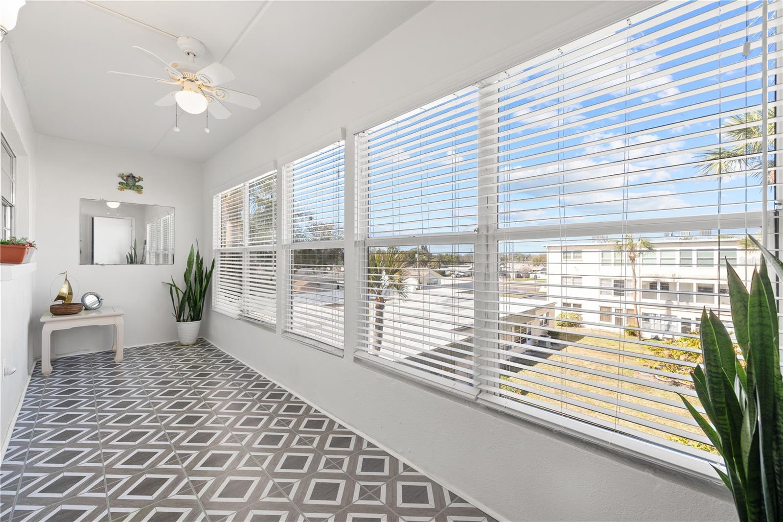 Image 14 of 32 For 11720 Park Boulevard 302