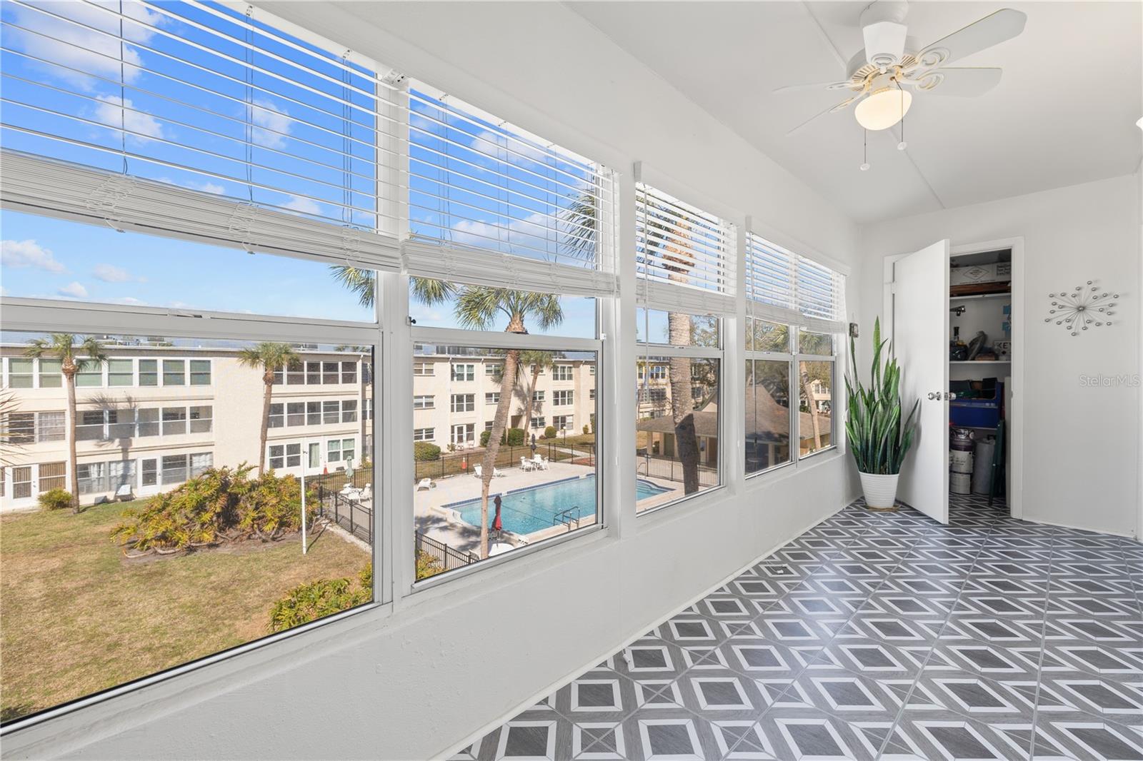 Image 15 of 32 For 11720 Park Boulevard 302