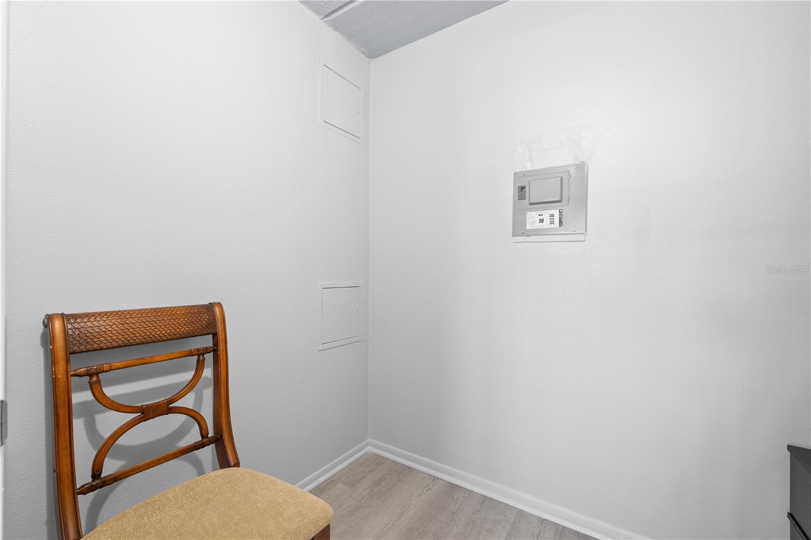 Image 21 of 32 For 11720 Park Boulevard 302