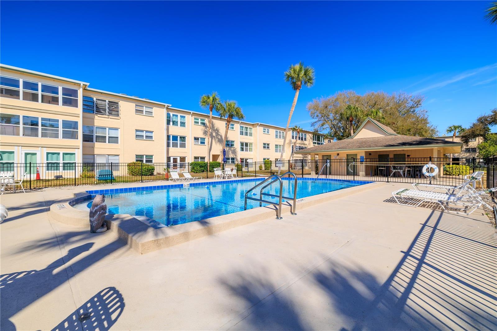 Image 23 of 32 For 11720 Park Boulevard 302