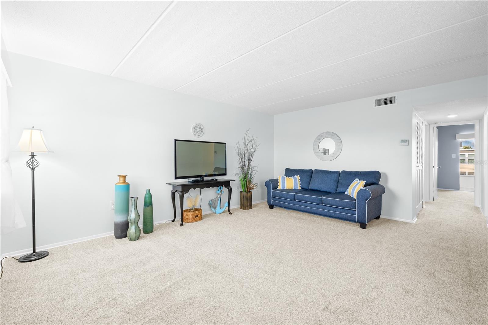 Image 4 of 32 For 11720 Park Boulevard 302